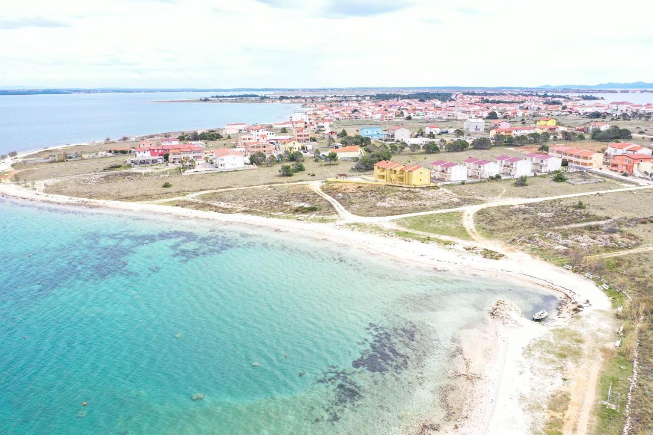 Apartmani Lukic Vir Esterno foto