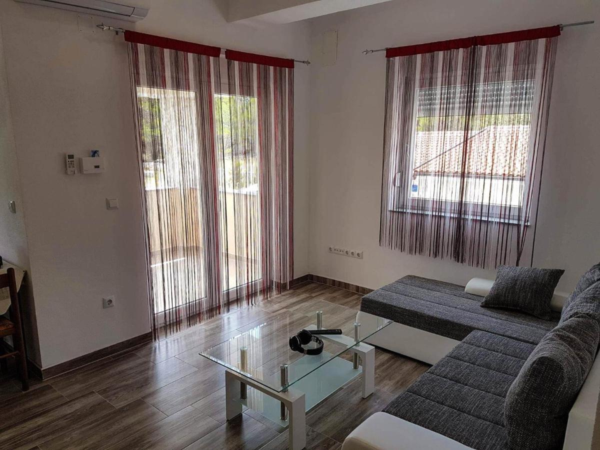 Apartmani Lukic Vir Esterno foto
